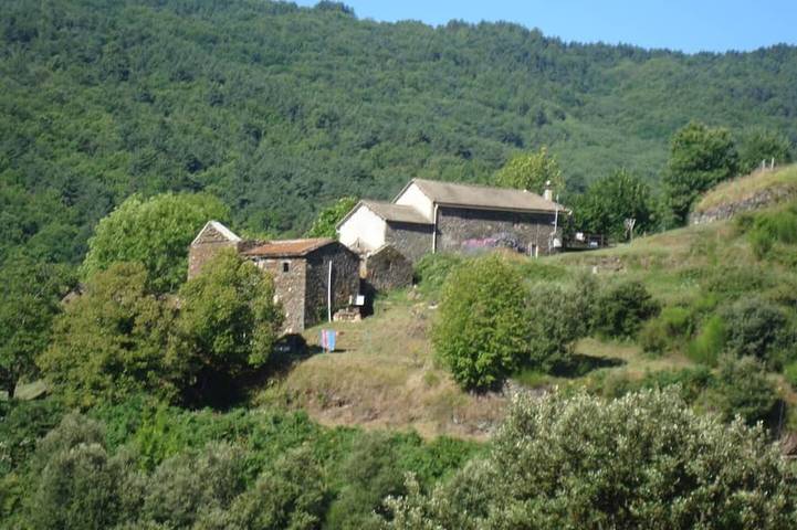 Location de vacances pour 3 personnes à Saint-Hilaire-de-Lavit