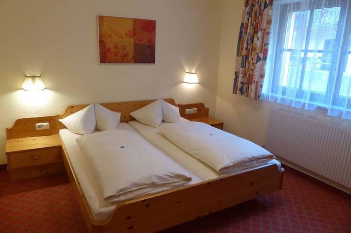 Ferienwohnung für 3 Personen, mit Balkon und Garten in Höfen - 2