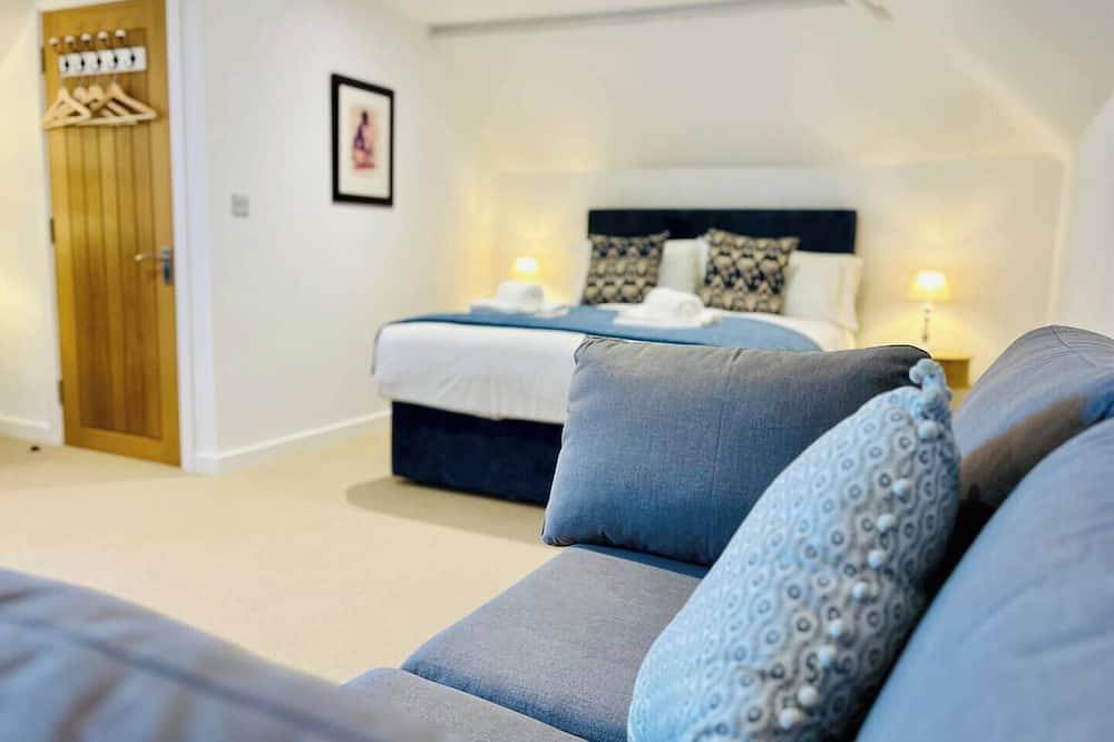 Entire apartment, Stylish Central Coach House Flat With Parking in Bury St Edmunds, Suffolk