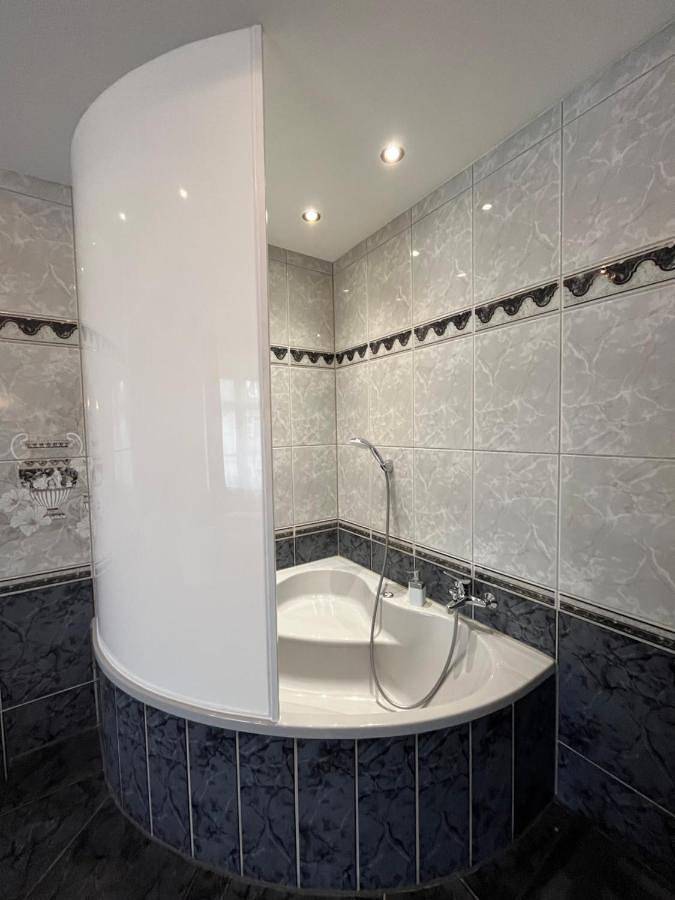 Ferienwohnung für 23 Personen, mit Whirlpool und Terrasse sowie Garten in Wilmersdorf Berlin - 3
