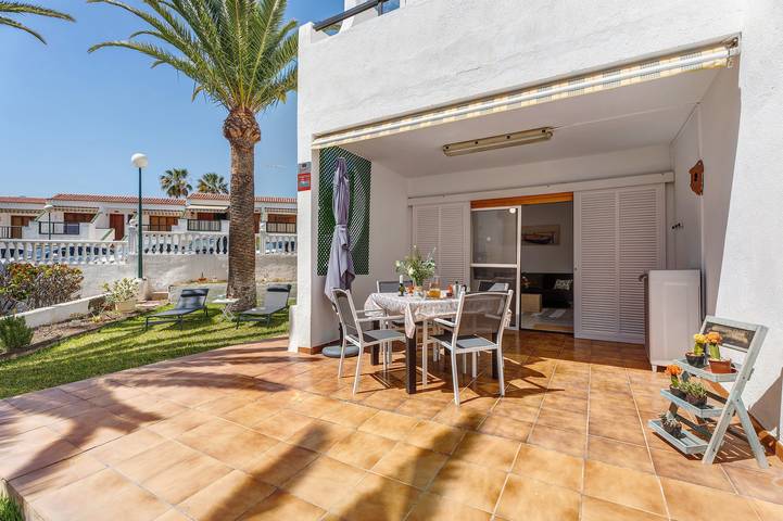 Ferienhaus 'Casa Relax Marine' mit Gemeinschaftspool, WLAN und Klimaanlage in Costa del Silencio, Arona