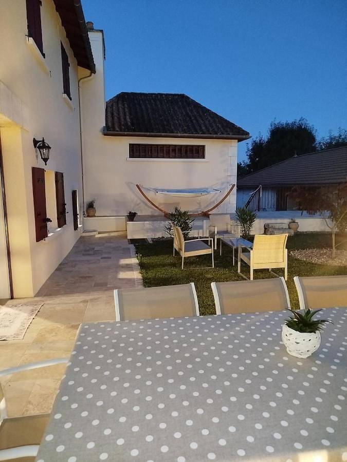 Location de vacances pour 6 personnes, avec vue et jardin à Trélissac - 3