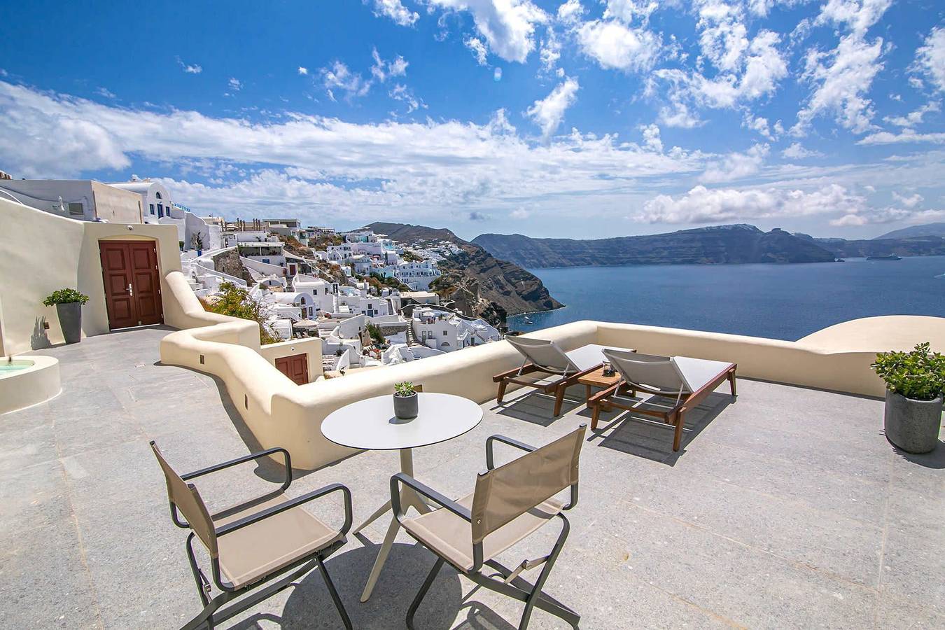 Volcano Suite in Ormos Ammoudiou, Oia