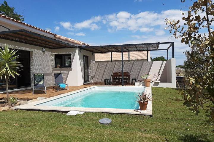 Villa pour 6 personnes, avec Terrasse ainsi que Jardin et Piscine