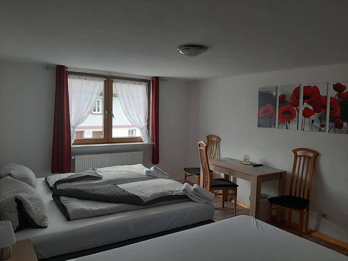 Gästehaus Apartments B & B27 und Pension Waldhorn in Rottweil, Forêt-Noire centrale