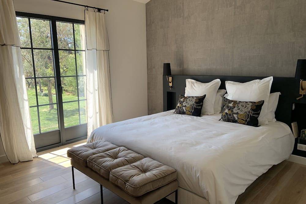 3 minutes from the center (Provencal village) and shops: Mas St Olive with swimming pool in Maussane-les-Alpilles, Arles und Umgebung