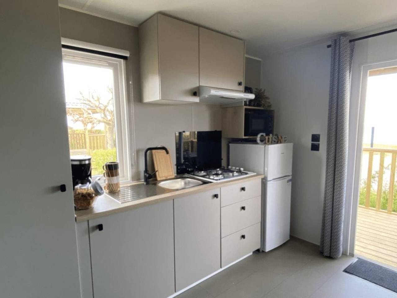 Mobil home confortable pour 4 personnes avec terrasse in Dolus-d'Oléron, Côte de Beauté