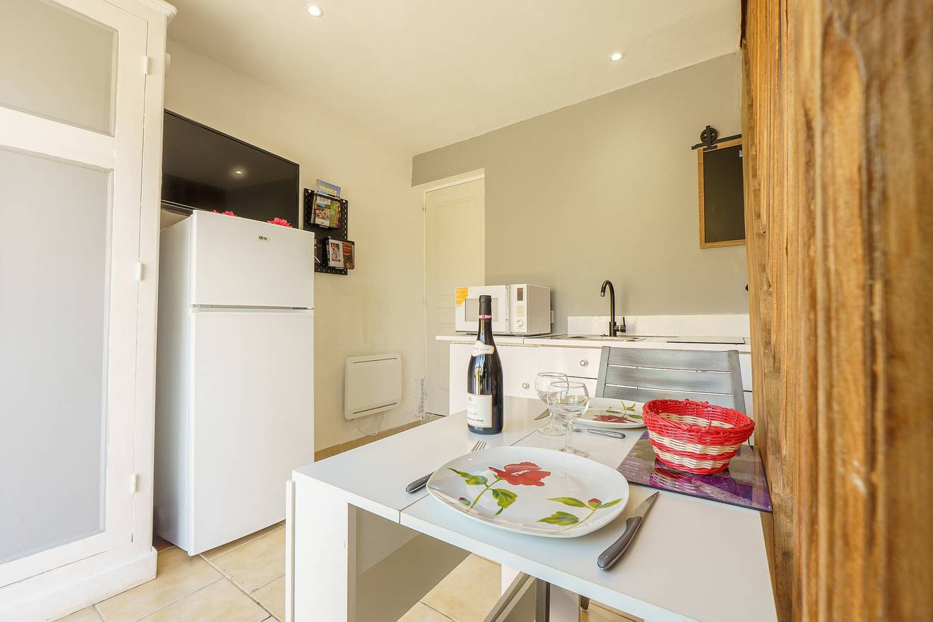 Gîte con spa privado y piscina in Pont-de-l'Isère, Región de Valence
