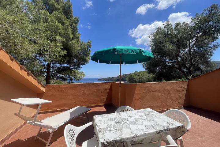 Location de vacances pour 7 personnes, avec Balcon/Terrasse à Porto Azzurro