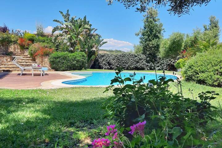 Villa per 8 persone, con piscina e giardino a Costa Rei