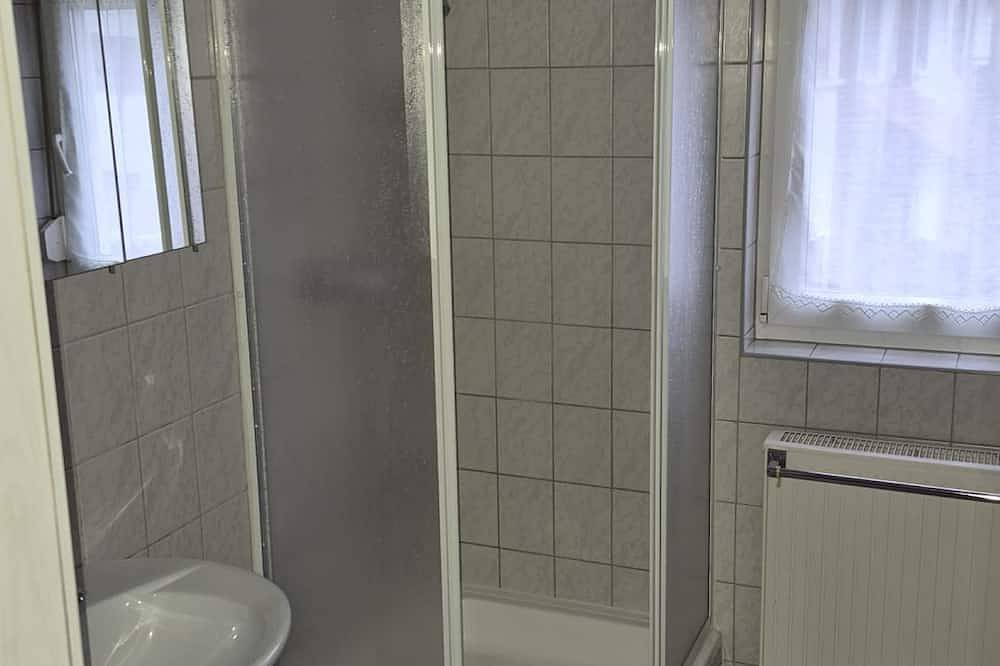 Ganze Wohnung, Ferienwohnung 2 35qm mit kleiner Küche in Zirndorf, Franken