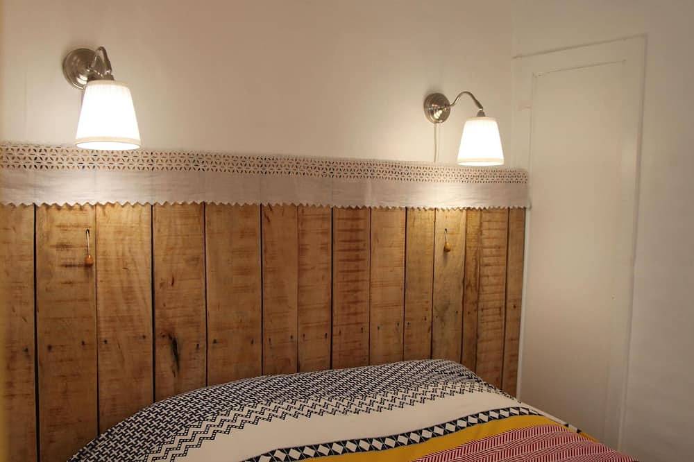 Entire apartment, 100 m2 apartment in an old Hotel Particulier of the eighteenth century in Salins-les-Bains, Jura
