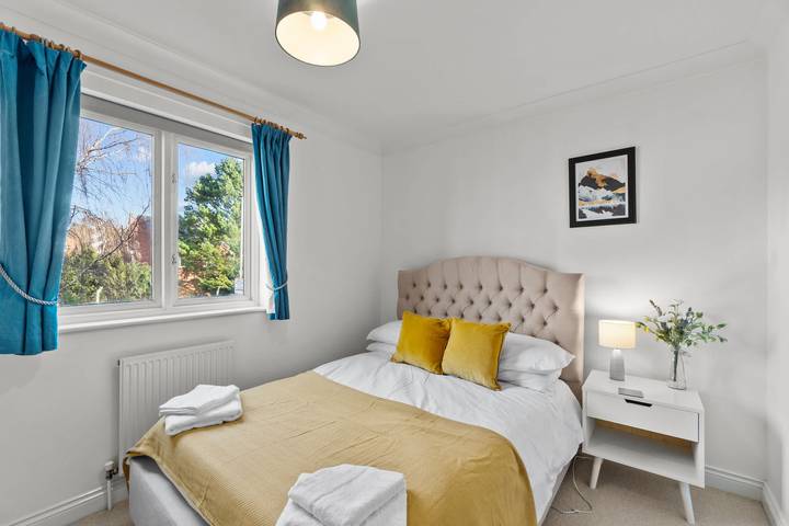 Central Exeter 3Br | Walk Everywhere in Exeter, Devon