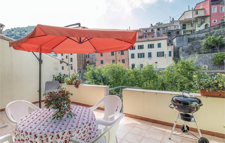 Appartamento intero, Appartamento con terrazza vicino a Varese Ligure - 90mq in Varese Ligure, Provincia di La Spezia
