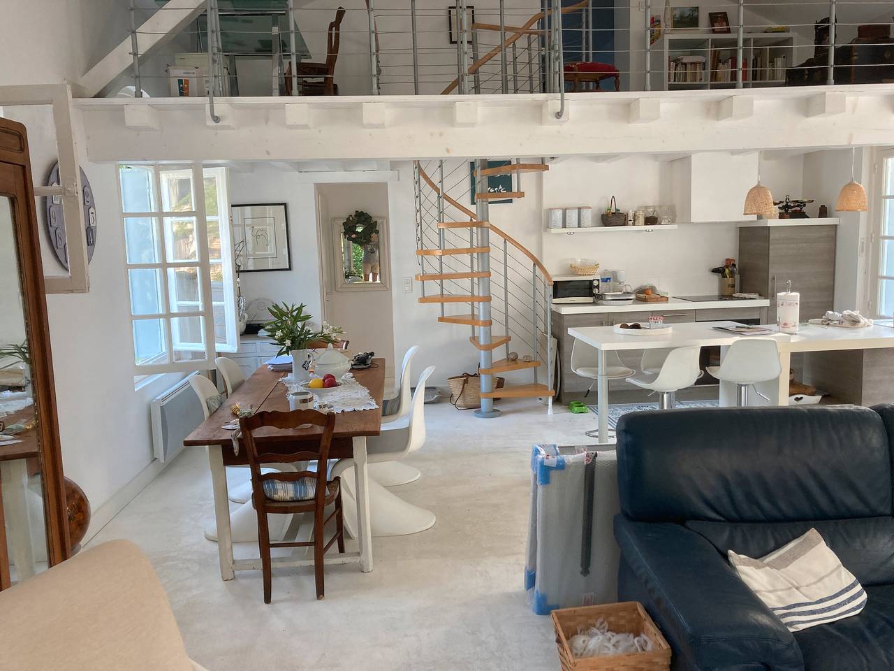 Ferienhaus 'Au Bord De La Charente' mit privater Terrasse und privatem Garten in Jarnac, Charente
