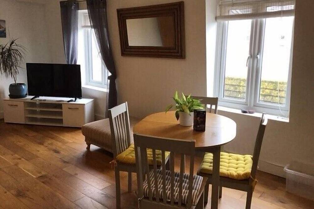Apartment for 4 People in Teignmouth, Devon