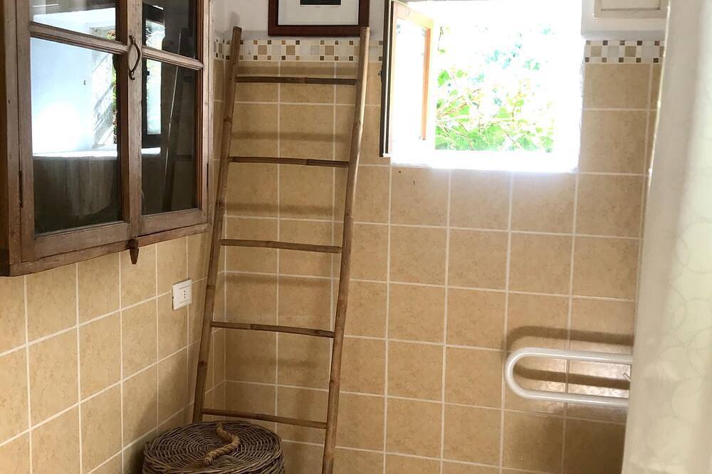 Cozy little retreat in wonderful location, with pool in Pontassieve, Chianti