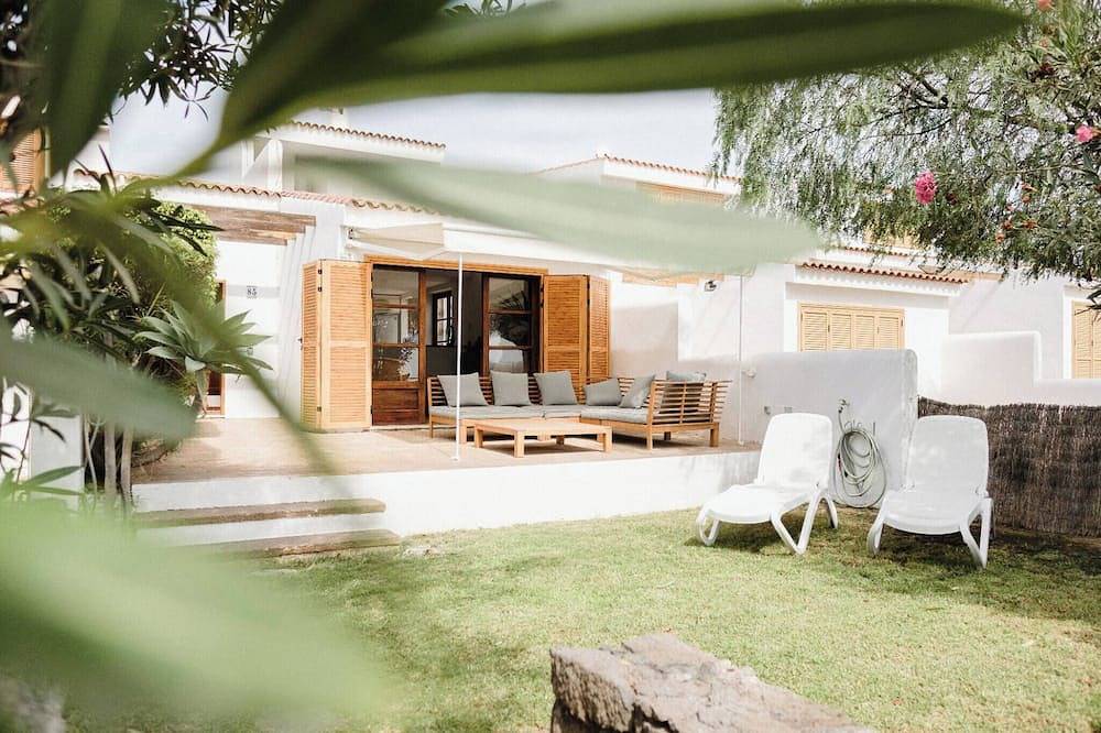Bungalow: 20m from the sea, terrace and pools in Oasis del Sur, San Miguel de Abona