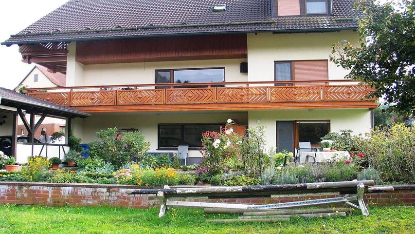 Hütte für 2 Personen, mit Terrasse und Seeblick in Hessen