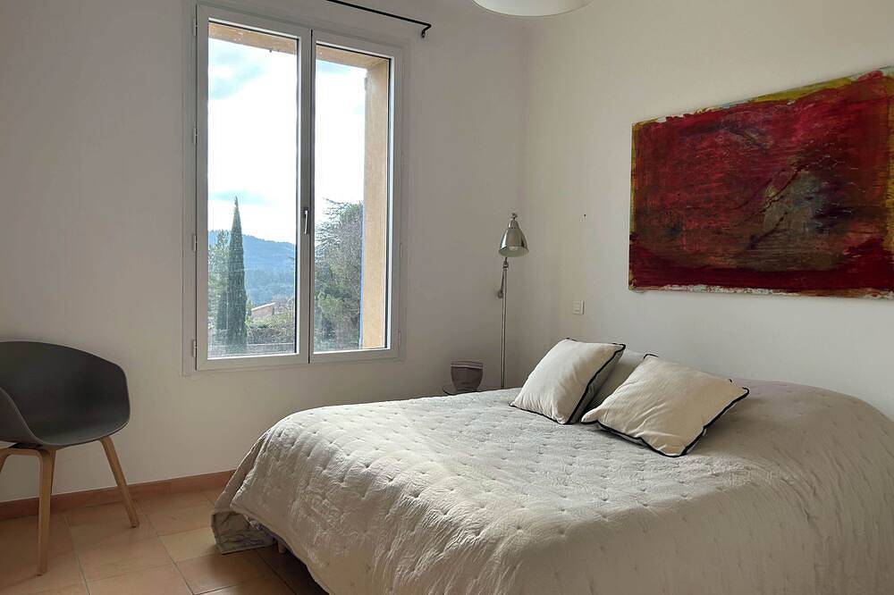 In the heart of the Luberon and the Colorado Provençal, former school completely renovated in Rustrel, Parc naturel régional du Luberon