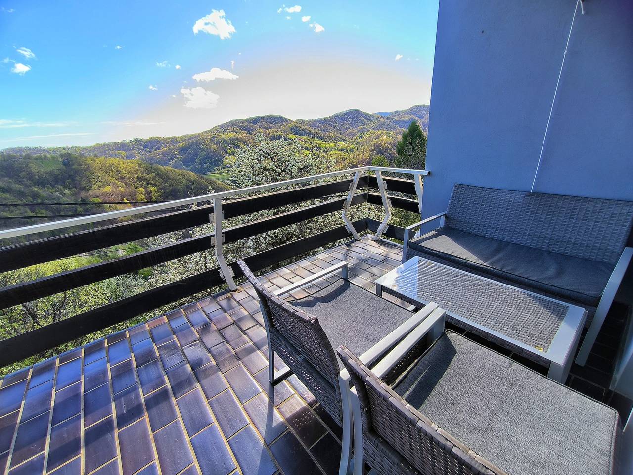 Geheel appartement, Vakantieappartement voor 12 personen met balkon in Zagreb en omgeving