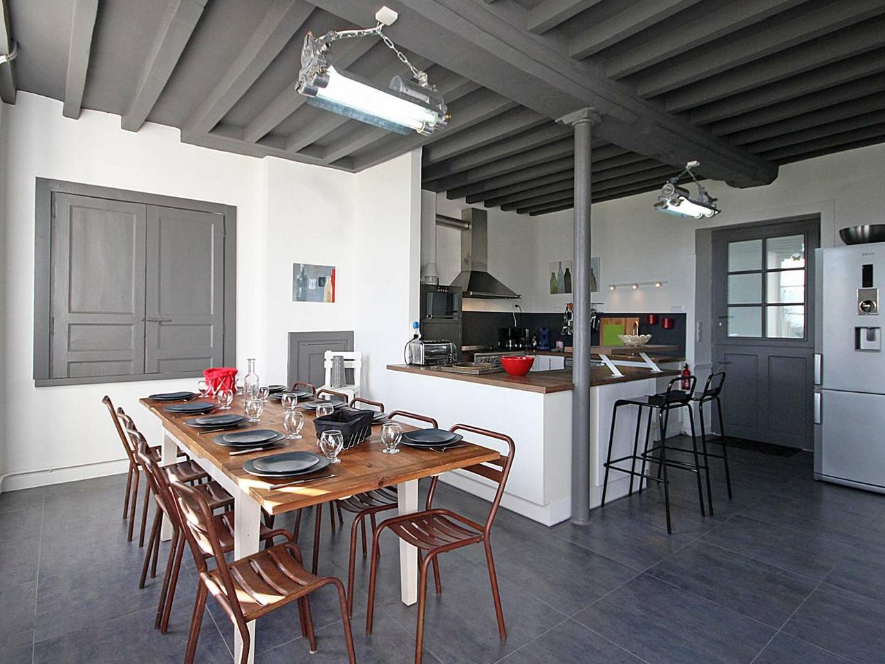 Maison Spacieuse avec Piscine Couverte et Wifi à Laleu in Laleu, Parc naturel régional Normandie-Maine