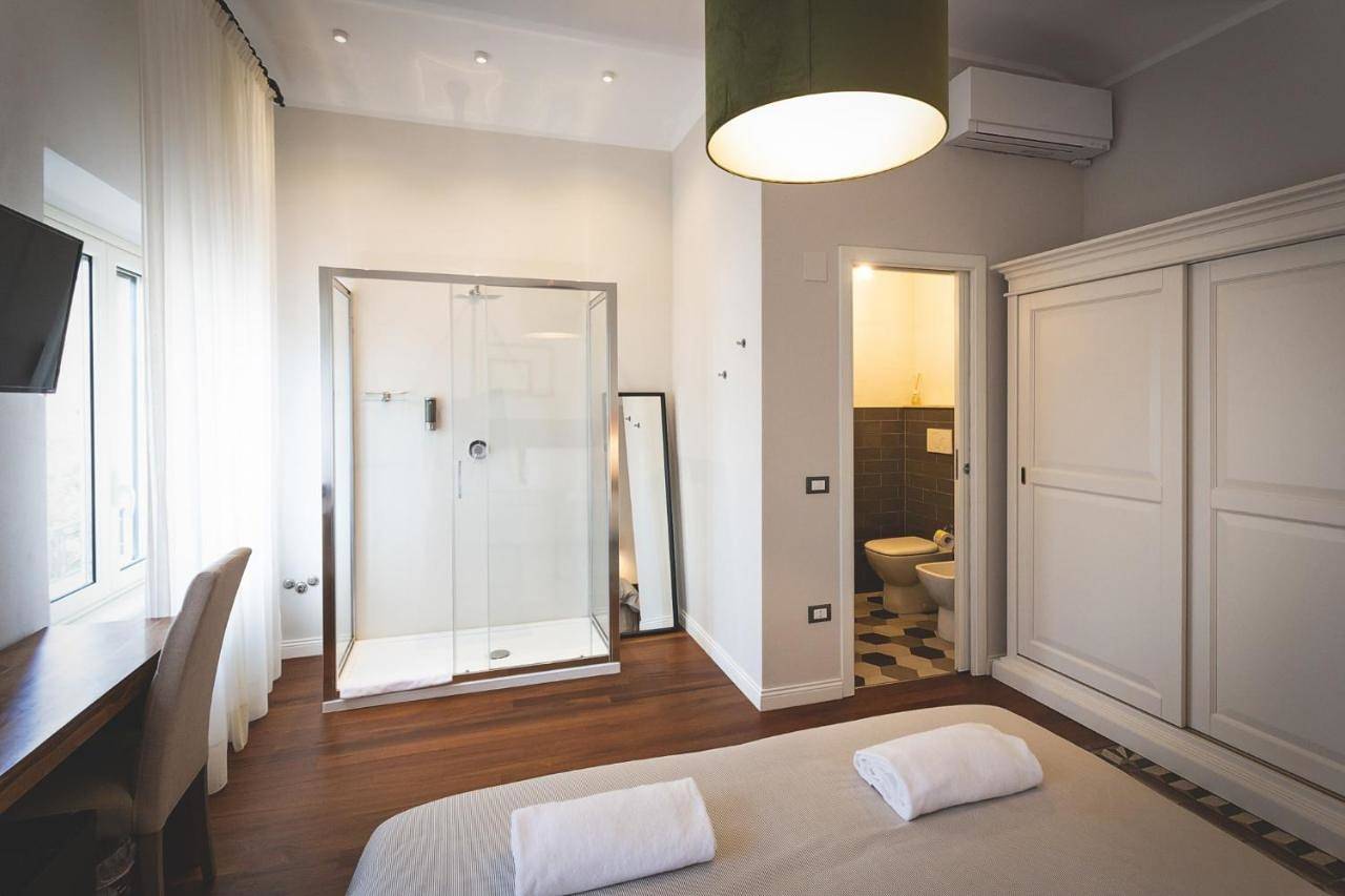 Small Double or Twin Room in Cecina, Côte des Étrusques