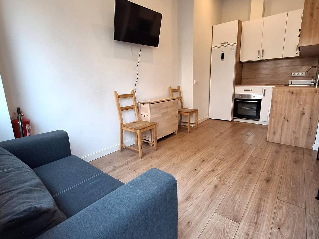 Apartamento vacacional entero, Charming Madrid Ciudad lineal - Coqueto estudio con Ac in Parque de las Avenidas, Madrid