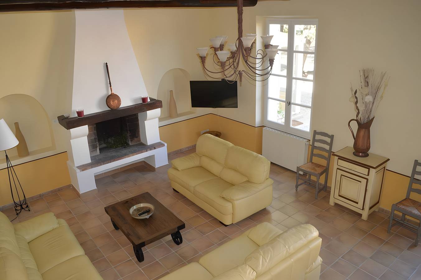 Château Mazane - Mas au coeur des vignes, piscine et vue Montagne in Sarrians, Vaucluse