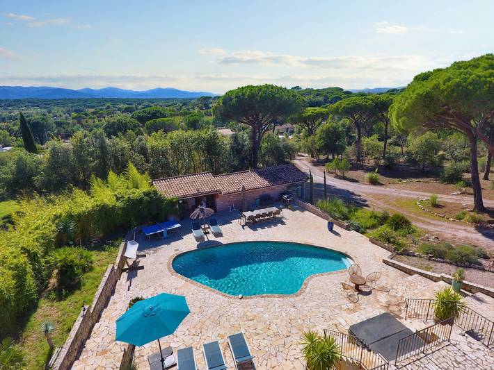 Gîte pour 12 personnes, avec Jacuzzi et Piscine à Vidauban - 2