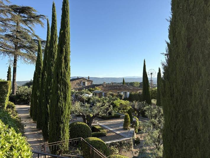 Appartement de vacances pour 6 personnes, avec Terrasse et Jardin ainsi que Piscine et Vue à Oppède