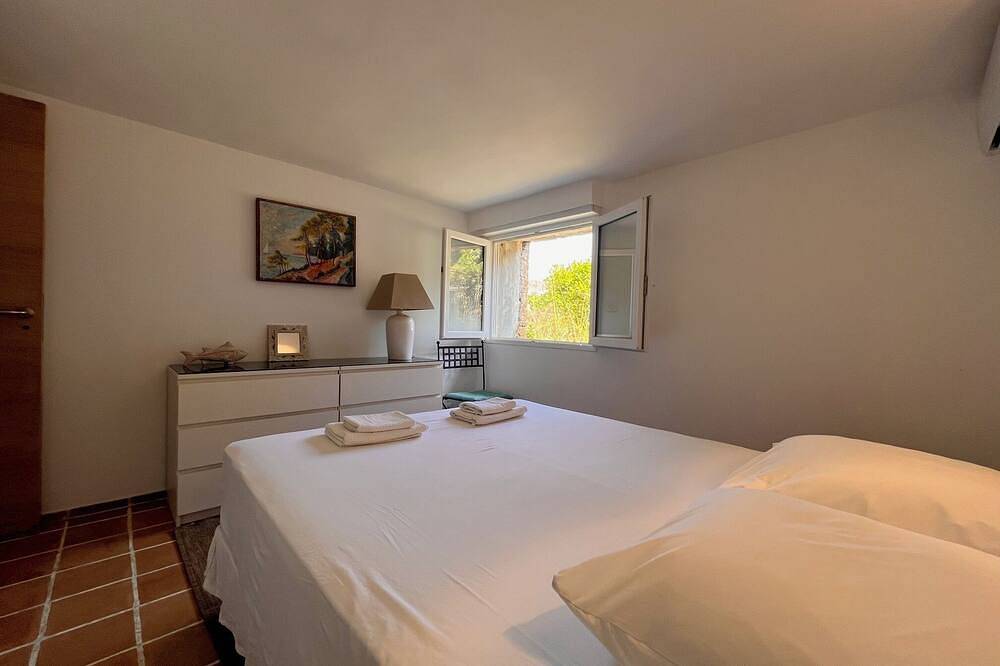 Superbe rez de Villa Avec Piscine Privée Entre Plage du Bestouan et Calanques in Cassis, Nationalpark Calanques