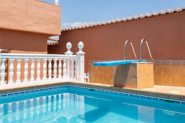 Location de vacances pour 9 personnes, avec jacuzzi ainsi que jardin et bassin pour enfant, animaux acceptés à Motril - 2