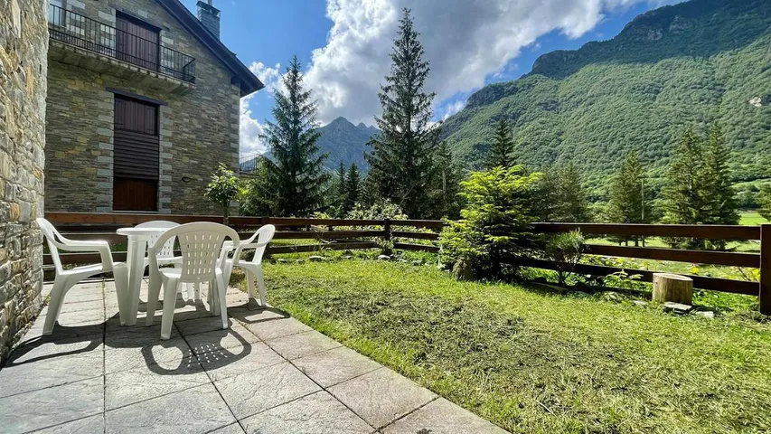 Apartamento de vacaciones para 4 personas, con piscina y jardín además de vistas y piscina para niños - 1