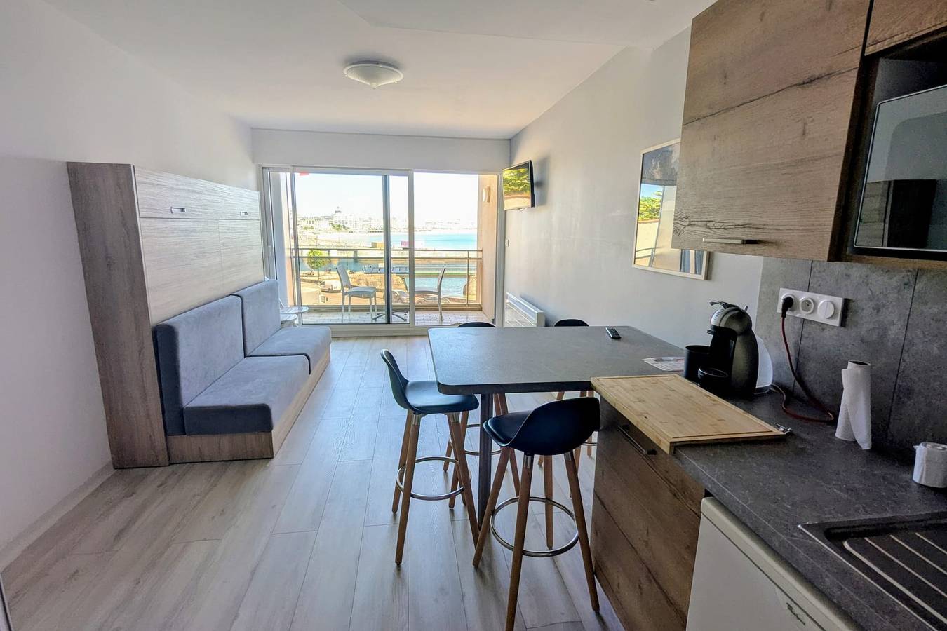 Studio entier, Charmant studio avec vue exceptionnelle  in Les Sables-d'Olonne, Vendée
