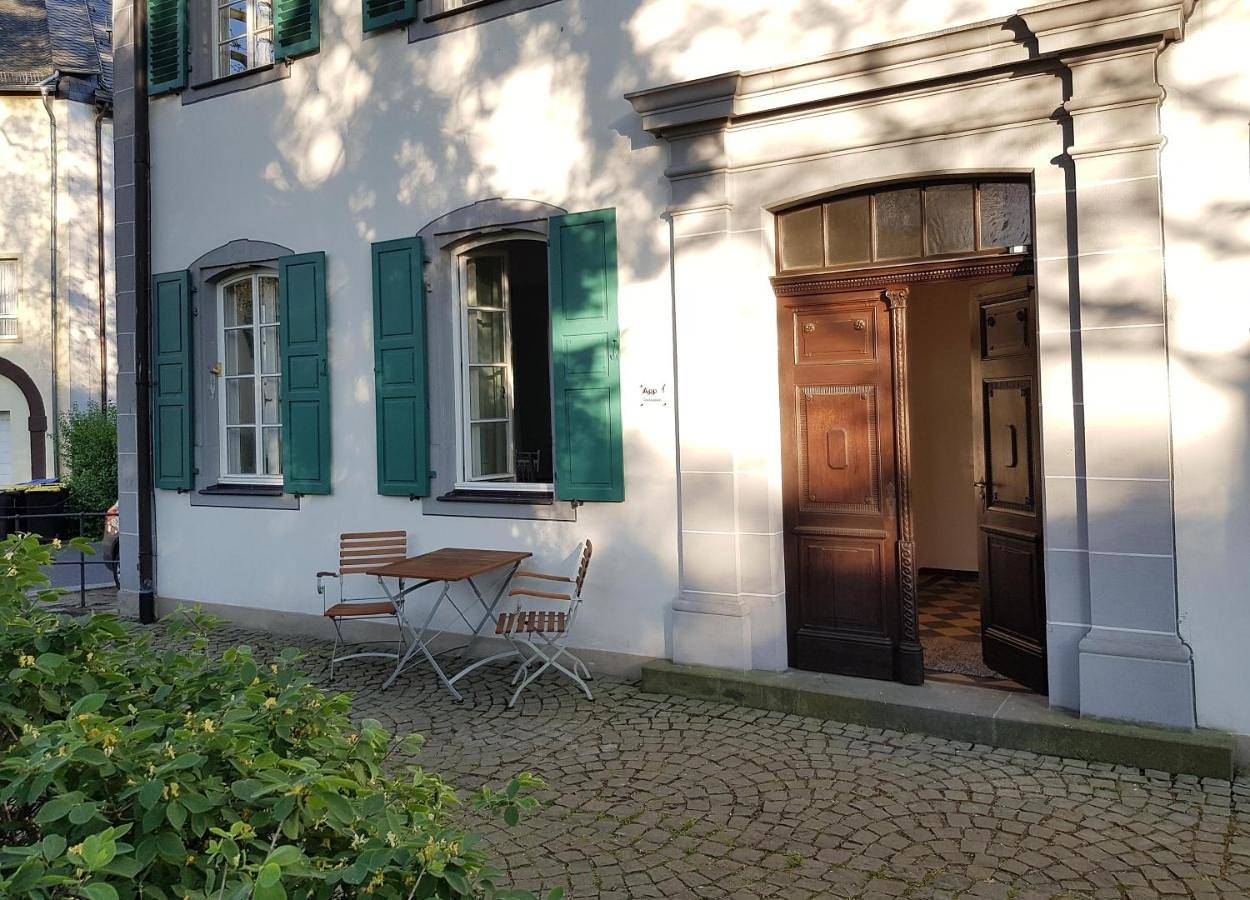 Ganze Wohnung, Ehem. Sommerresidenz von Fürst Friedrich Iii. App.1 und App.2 in Kirn, Landkreis Bad Kreuznach