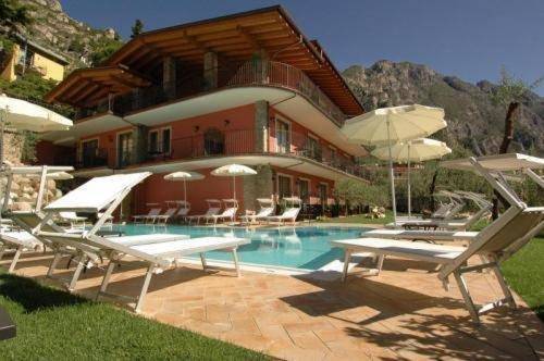 Villa Elite Resort in Limone sul Garda, Prealpi Gardesane