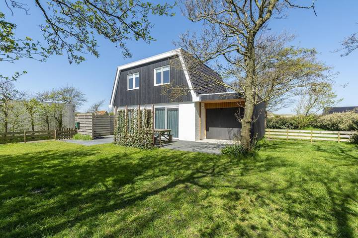 Ferienhaus für 8 Personen, mit Terrasse und Garten sowie Whirlpool - 1