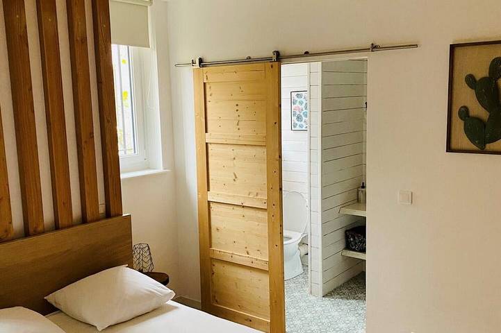 Ganze Wohnung, Studio Jardin\t-Studio-Standard-Ensuite-Gartenblick in Le Creusot, Autun und Umgebung
