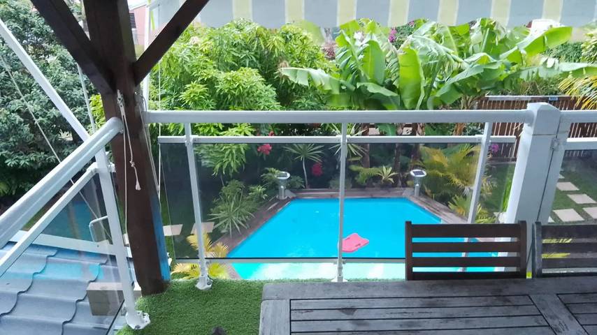 Location de vacances pour 2 personnes, avec piscine à Capesterre-Belle-Eau