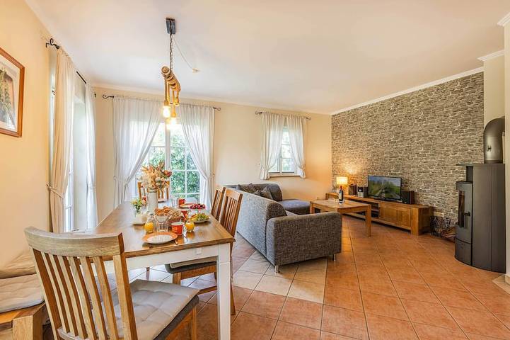 Ferienhaus für 7 Personen, mit Terrasse und Garten sowie Sauna, mit Haustier - 1