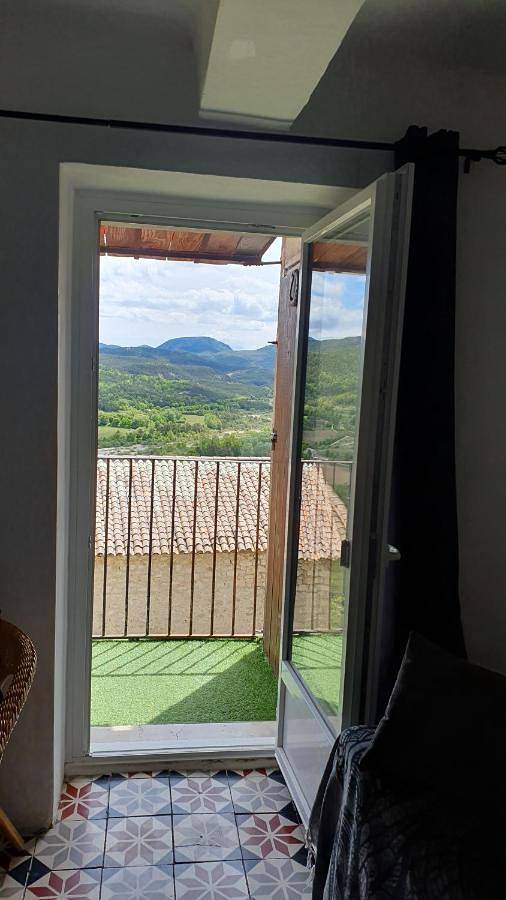 Location de vacances pour 6 personnes, avec balcon et vue à Trigance - 2
