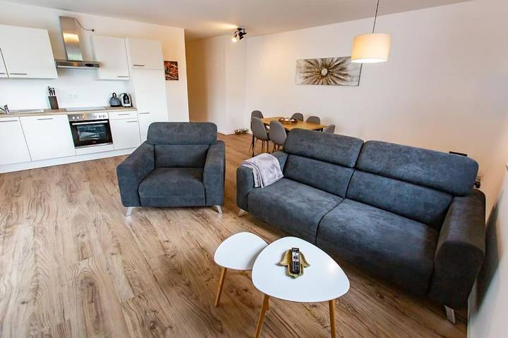 Ferienwohnung für 7 Personen, mit Ausblick und Balkon - 1