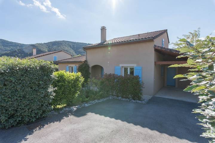 Villa pour 8 personnes, avec piscine ainsi que balcon et jardin à Vallon-Pont-d'Arc - 4