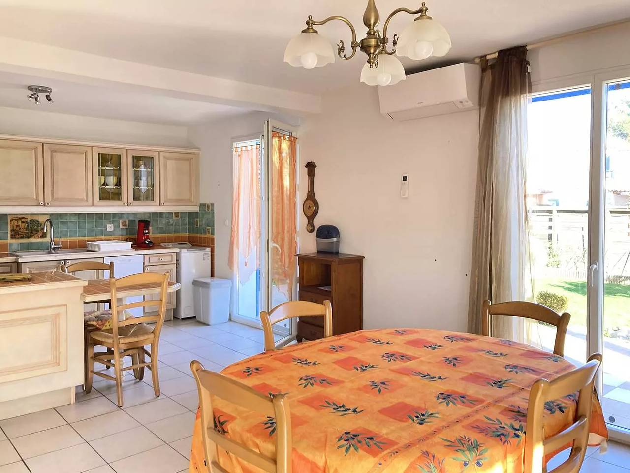 Villa mit Terrasse und Garten am Strand in Narbonne Plage, Narbonne