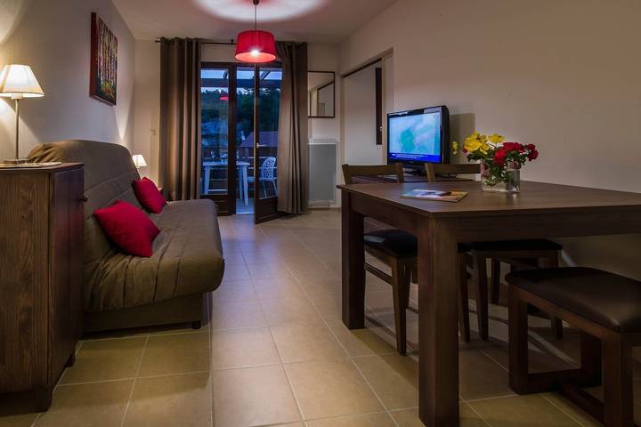 Location de vacances pour 4 personnes, avec piscine à Les Eyzies-de-Tayac-Sireuil