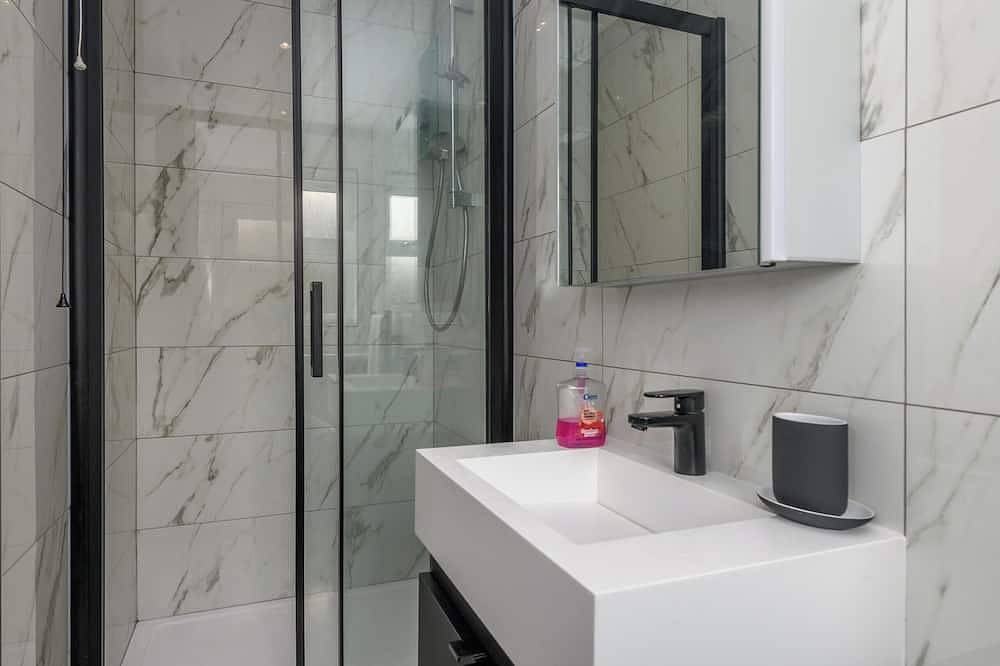 Apartamento entero, Spacious 3 Bed | Short Walk to Atlantic Wharf in Cardiff, Cardiff region