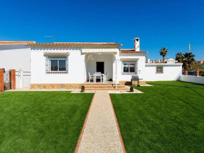 Apartamento para 6 personas, con jardín y vistas en Torre de Benagalbón