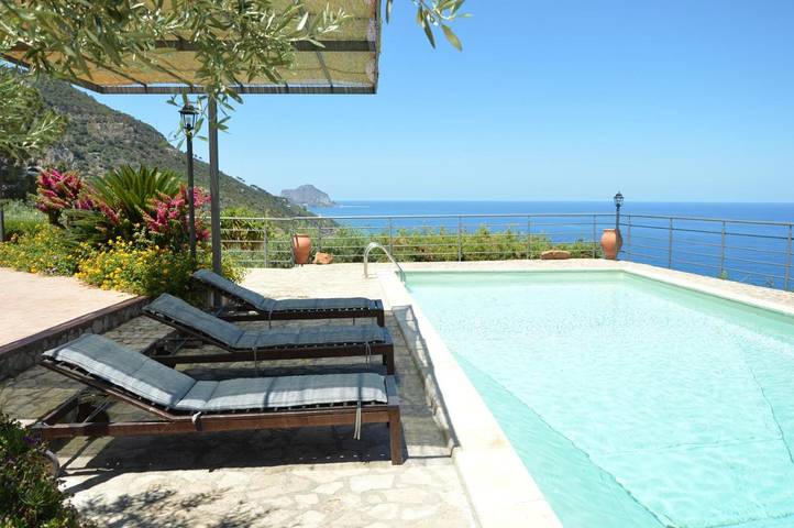 Villa per 10 persone, con Terrazza e Giardino nonché Piscina e Panorama a Pollina