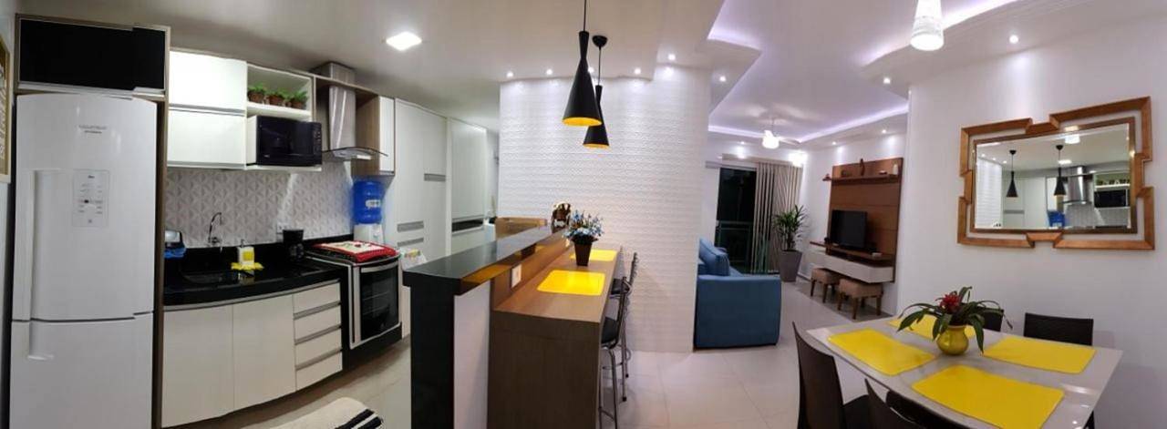 Casas e apartamentos de temporada para 7 pessoas, com vista e balcão na Praia do Forte (Cabo Frio)